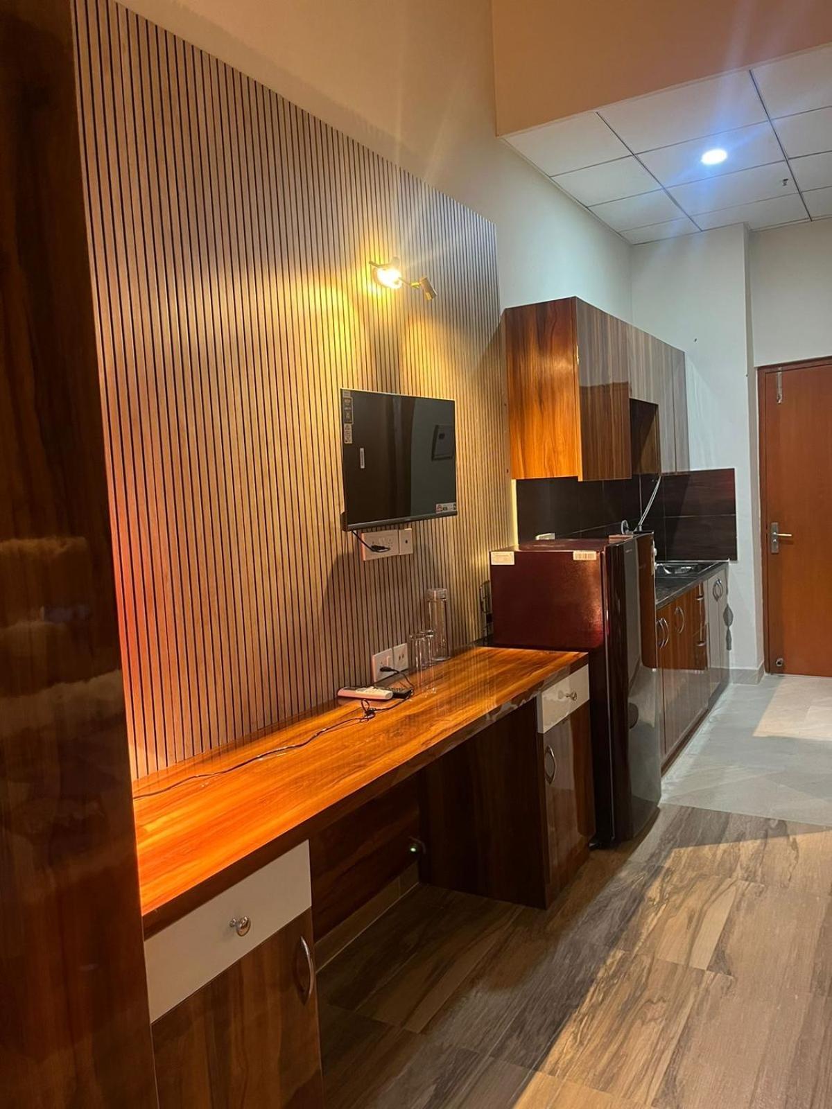 Studio Apartment In Greater Noida Luaran gambar